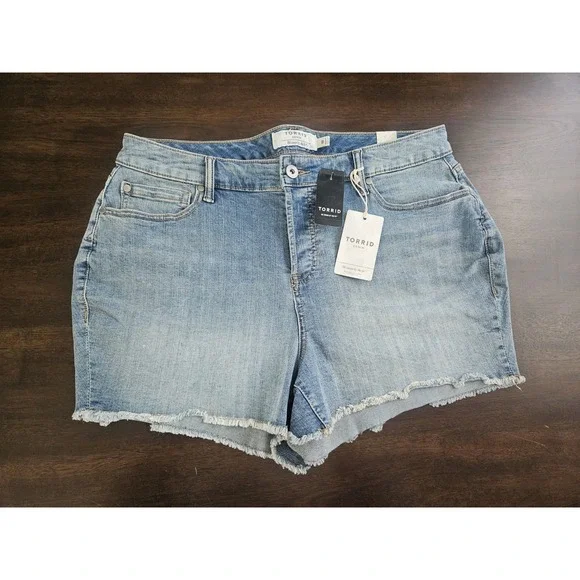 Torrid Size 18 Jean Shorts Denim 3.5in High Rise Short Vtg Montauk Shorts NWT - Picture 1 of 14